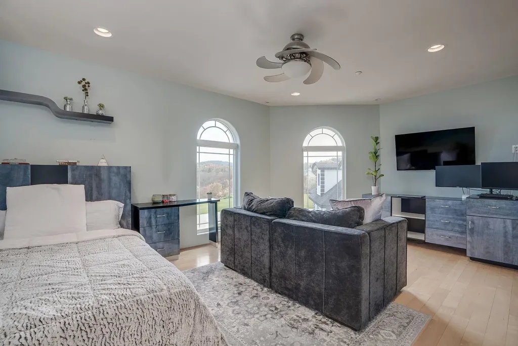 94 Foxberry Drive New Boston NH 03070
