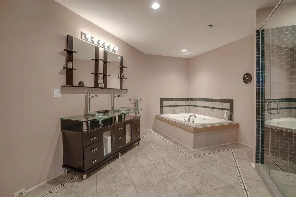 94 Foxberry Drive New Boston NH 03070