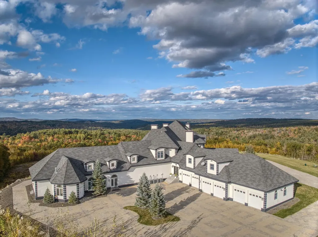 94 Foxberry Drive New Boston NH 03070