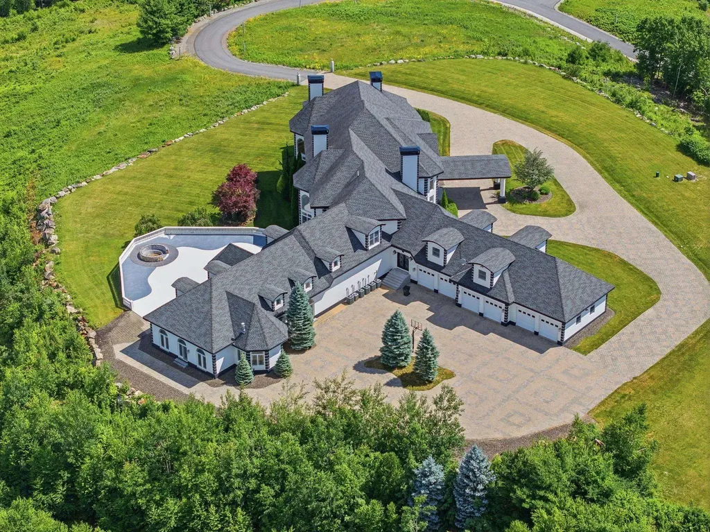 94 Foxberry Drive New Boston NH 03070