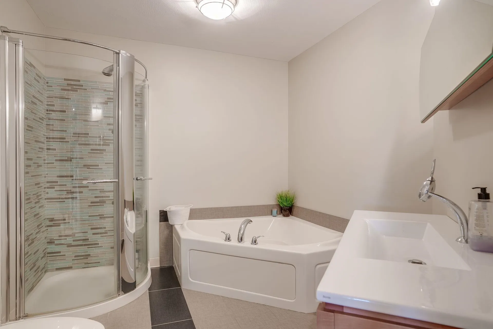 94 Foxberry Drive New Boston NH 03070
