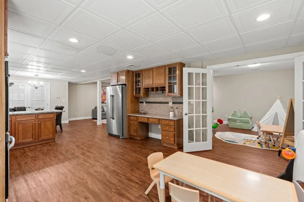 23 Chisholm Farm Drive Stratham NH 03885
