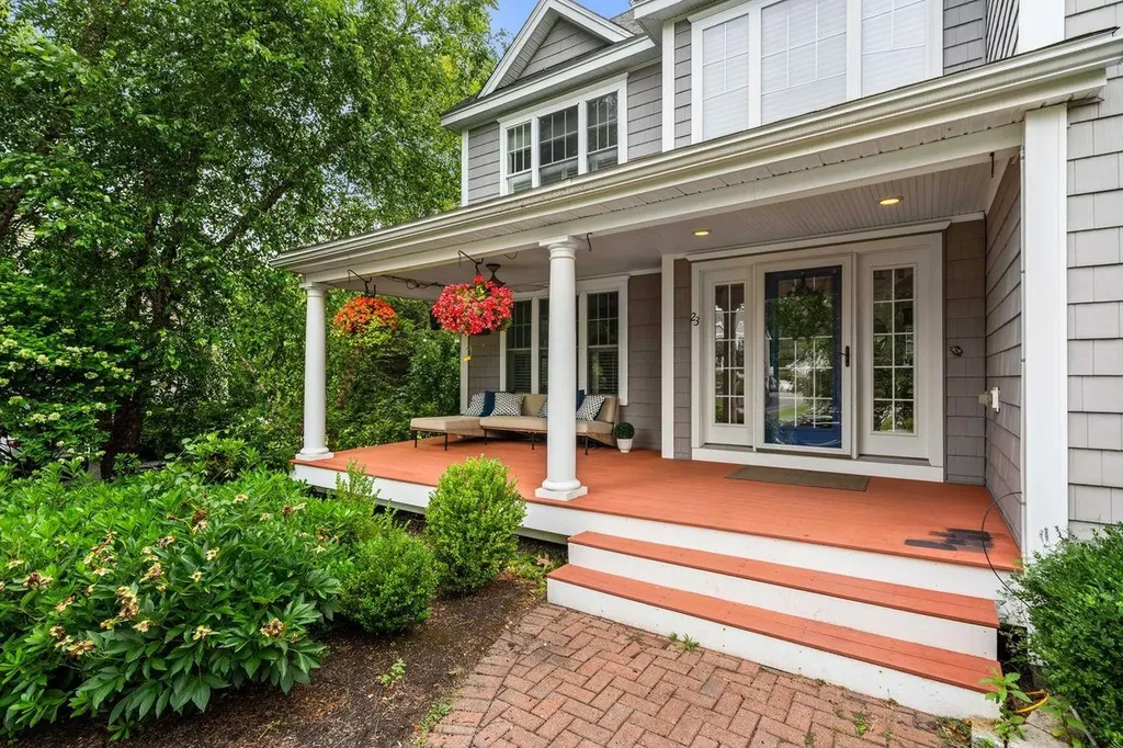 23 Chisholm Farm Drive Stratham NH 03885