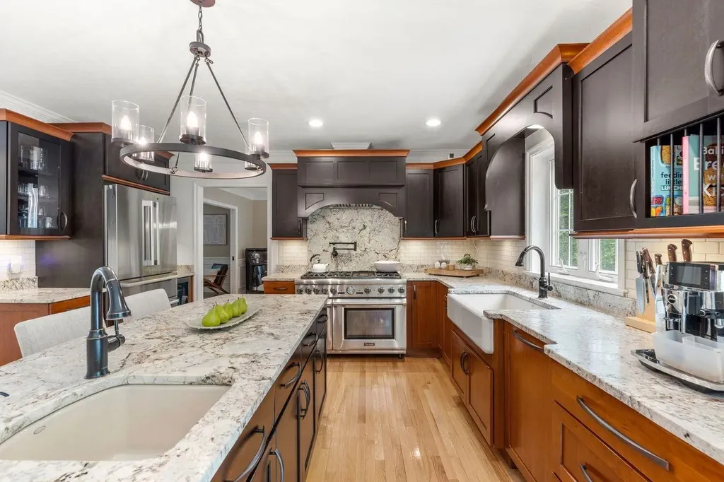 23 Chisholm Farm Drive Stratham NH 03885