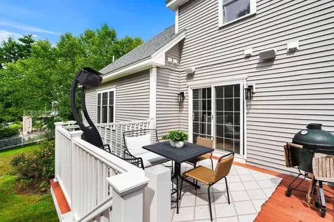 23 Chisholm Farm Drive Stratham NH 03885