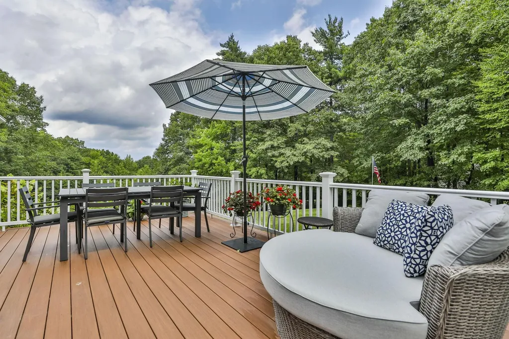 10 Mosher Drive Brookline NH 03033