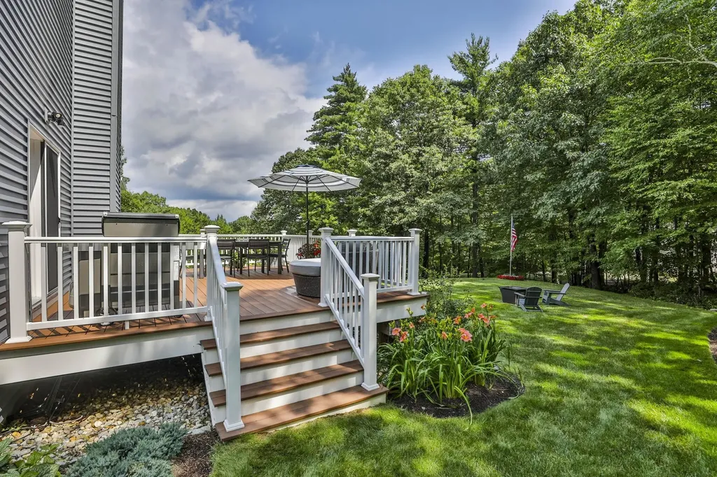 10 Mosher Drive Brookline NH 03033
