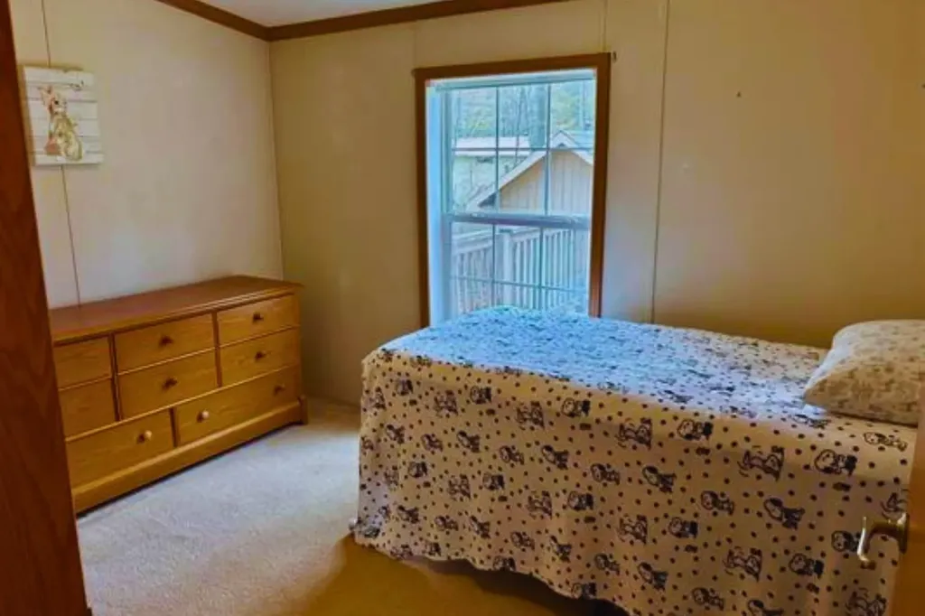 11 Page Street Plymouth NH 03264