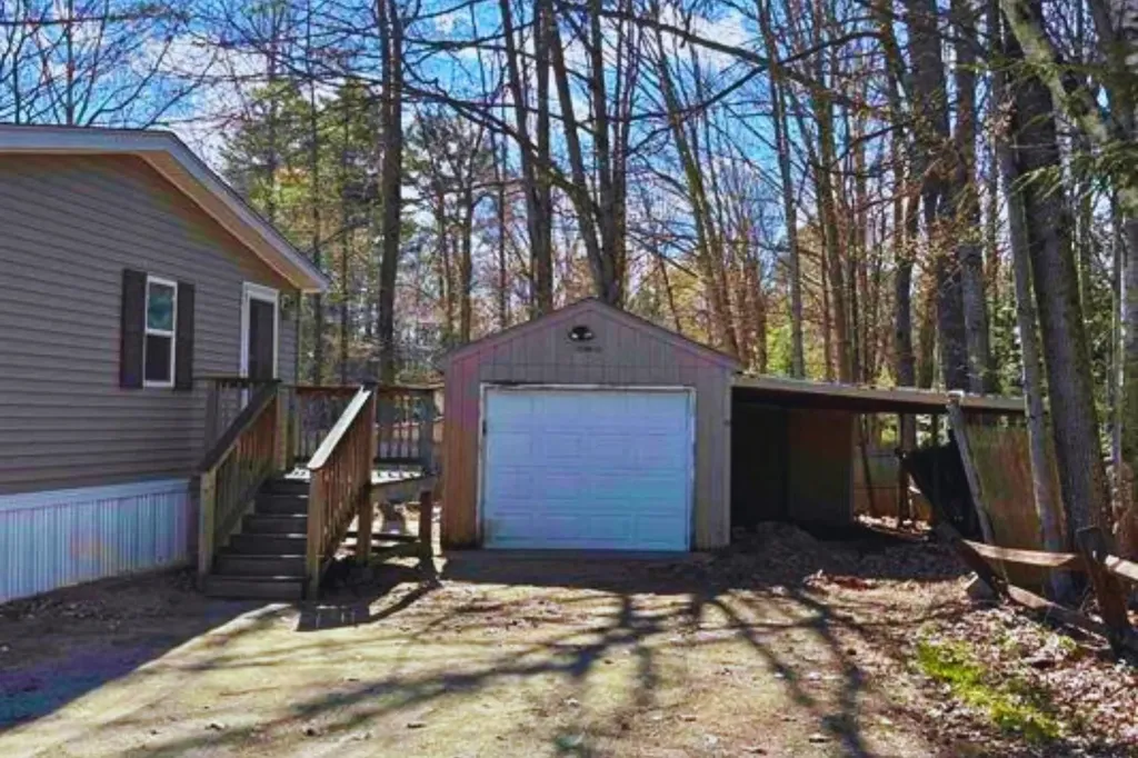 11 Page Street Plymouth NH 03264