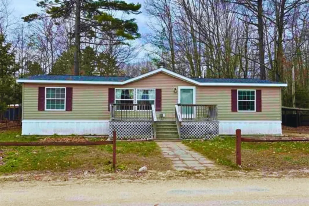 11 Page Street Plymouth NH 03264