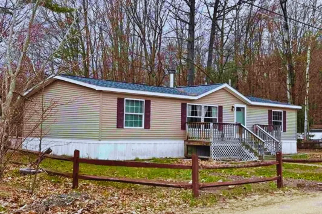 11 Page Street Plymouth NH 03264