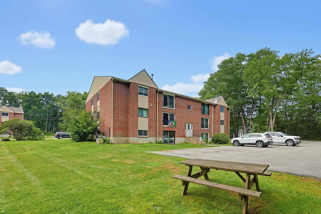 6 Brookside Drive Exeter NH 03833