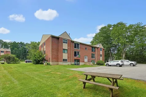 6 Brookside Drive Exeter NH 03833