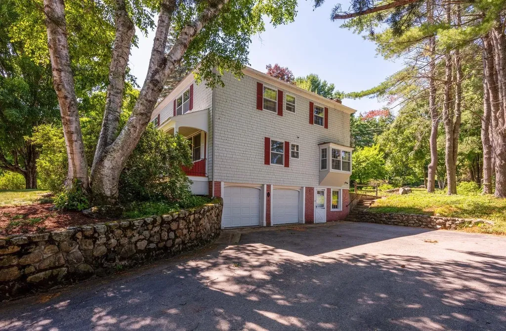 8 Mirror Lake Drive Tuftonboro NH 03853