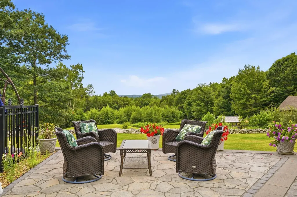202 South Road Deerfield NH 03037