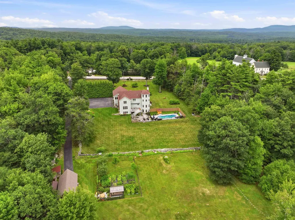 202 South Road Deerfield NH 03037