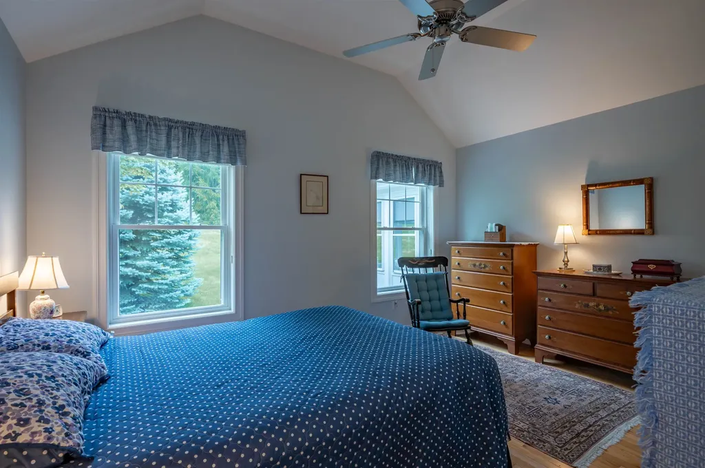6 Elystan Circle Nashua NH 03064