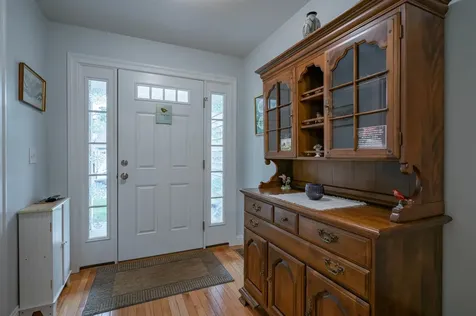 6 Elystan Circle Nashua NH 03064