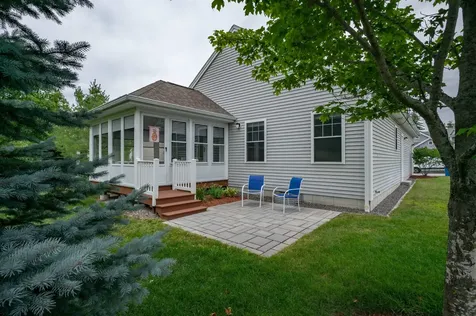 6 Elystan Circle Nashua NH 03064