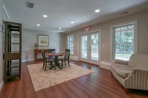 6 Elystan Circle Nashua NH 03064