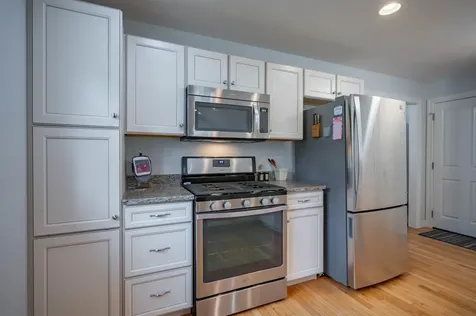6 Elystan Circle Nashua NH 03064