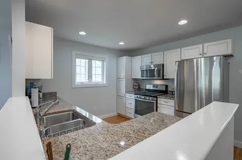 6 Elystan Circle Nashua NH 03064