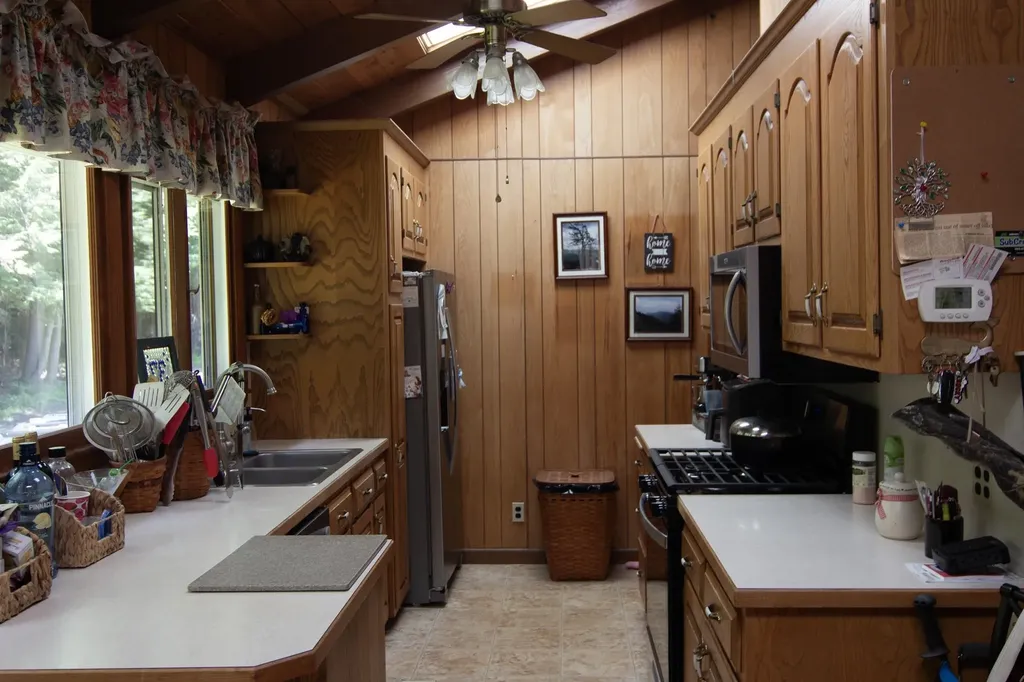 37 Tamwood Road Moultonborough NH 03254