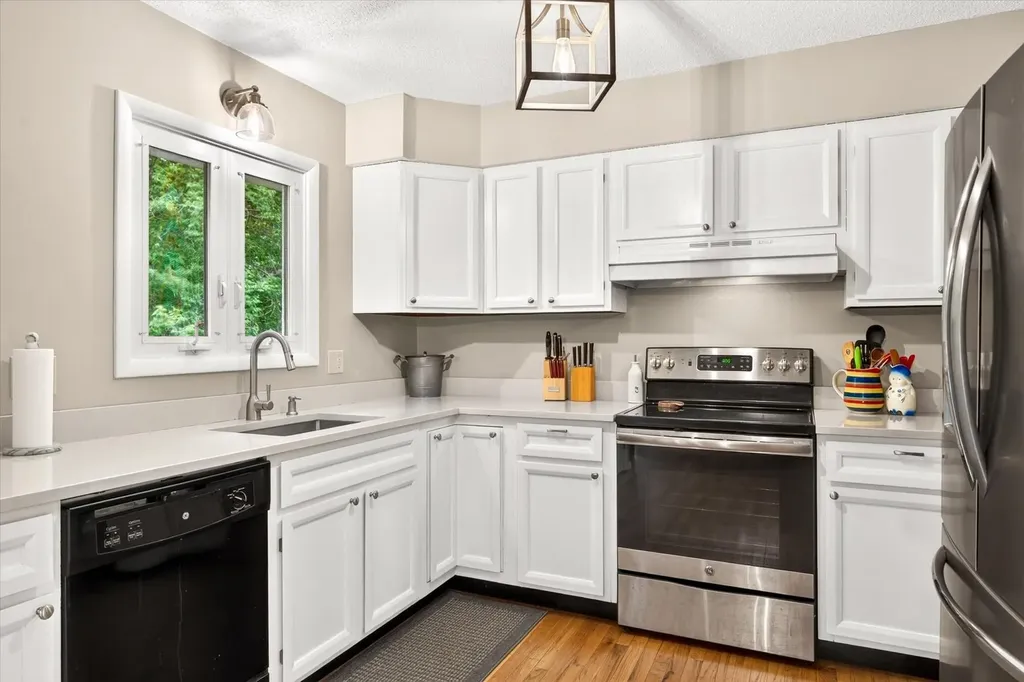 31 Ronaldo Court Rutland City VT 05701