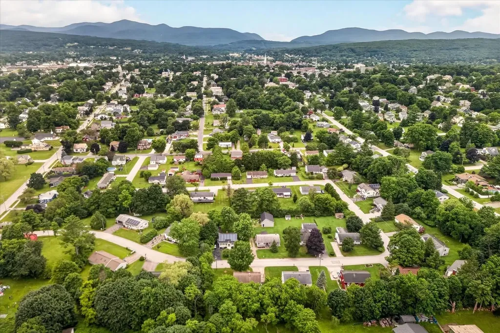 31 Ronaldo Court Rutland City VT 05701