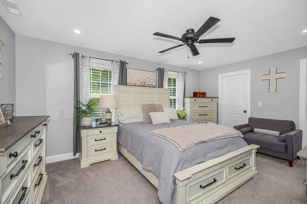 289B Webster Street Hudson NH 03051