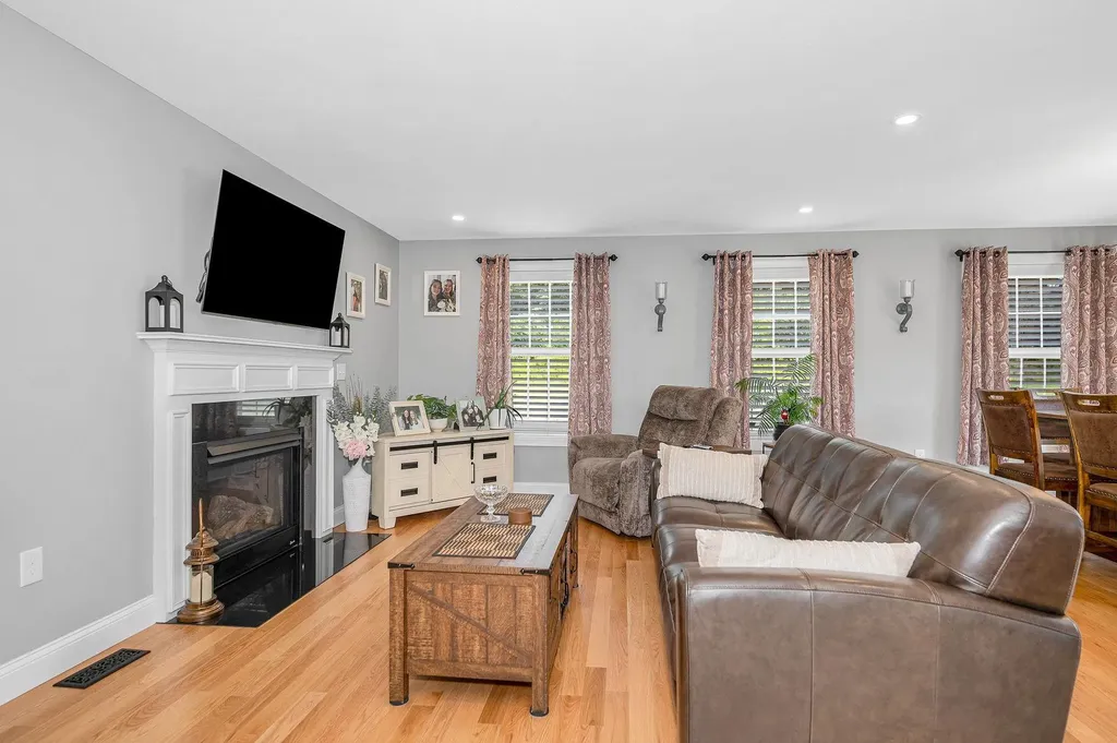 289B Webster Street Hudson NH 03051