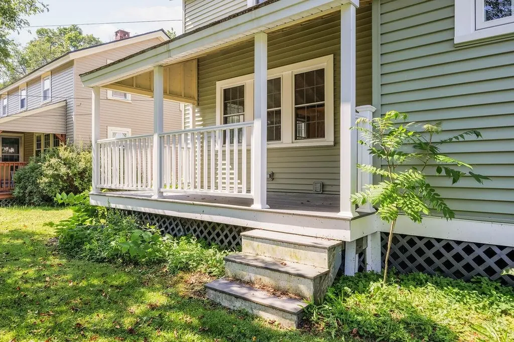 29 Mill Street Enfield NH 03750