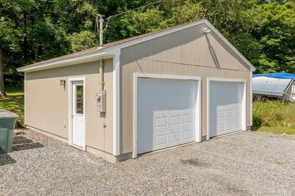 29 Mill Street Enfield NH 03750