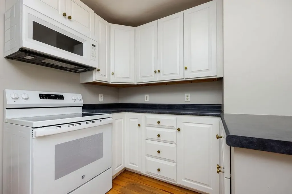 29 Mill Street Enfield NH 03750