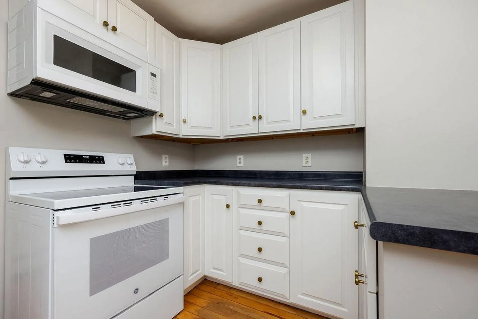 29 Mill Street Enfield NH 03750