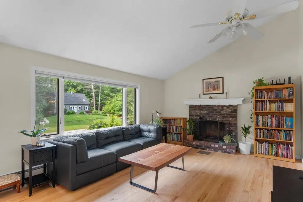 32 Raeder Drive Stratham NH 03885