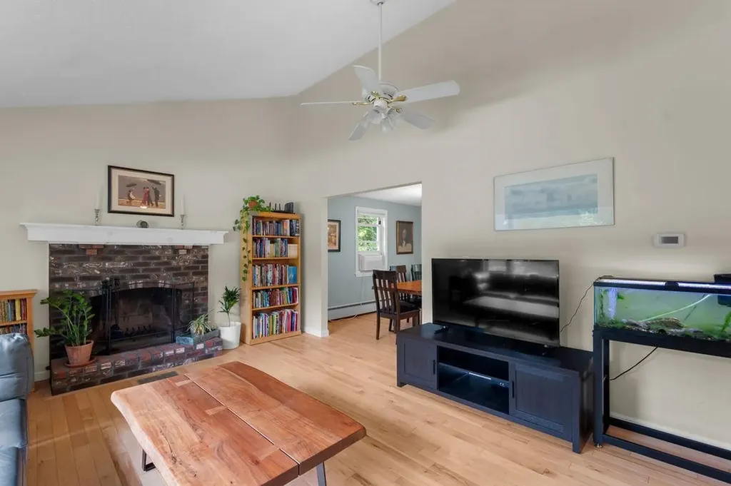 32 Raeder Drive Stratham NH 03885