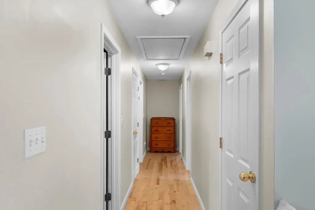 32 Raeder Drive Stratham NH 03885