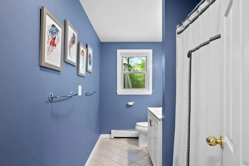 32 Raeder Drive Stratham NH 03885
