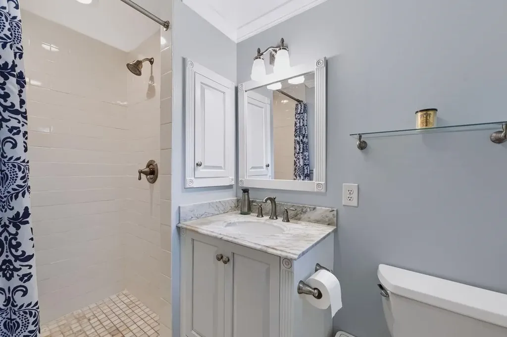 32 Raeder Drive Stratham NH 03885