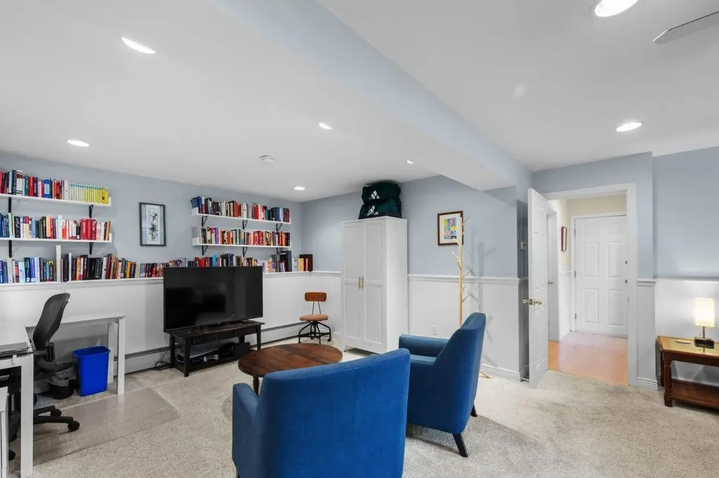 32 Raeder Drive Stratham NH 03885