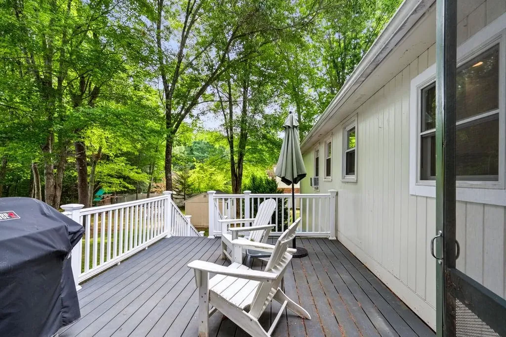 32 Raeder Drive Stratham NH 03885