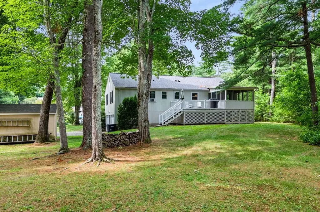 32 Raeder Drive Stratham NH 03885