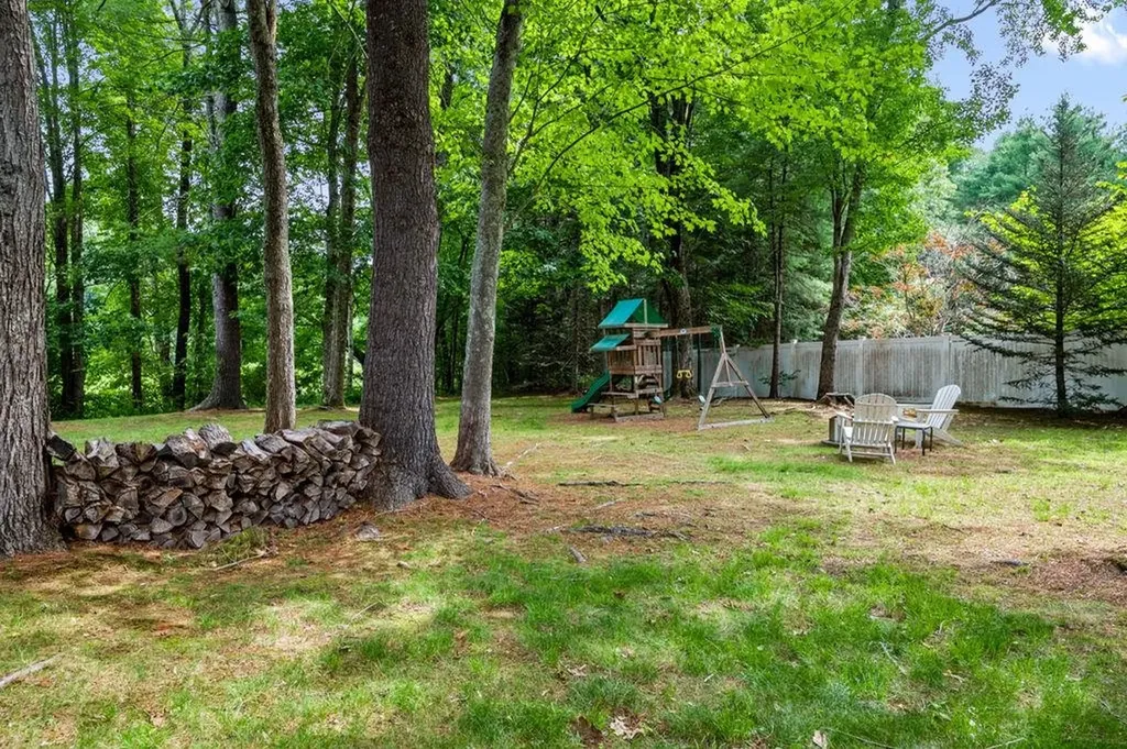 32 Raeder Drive Stratham NH 03885