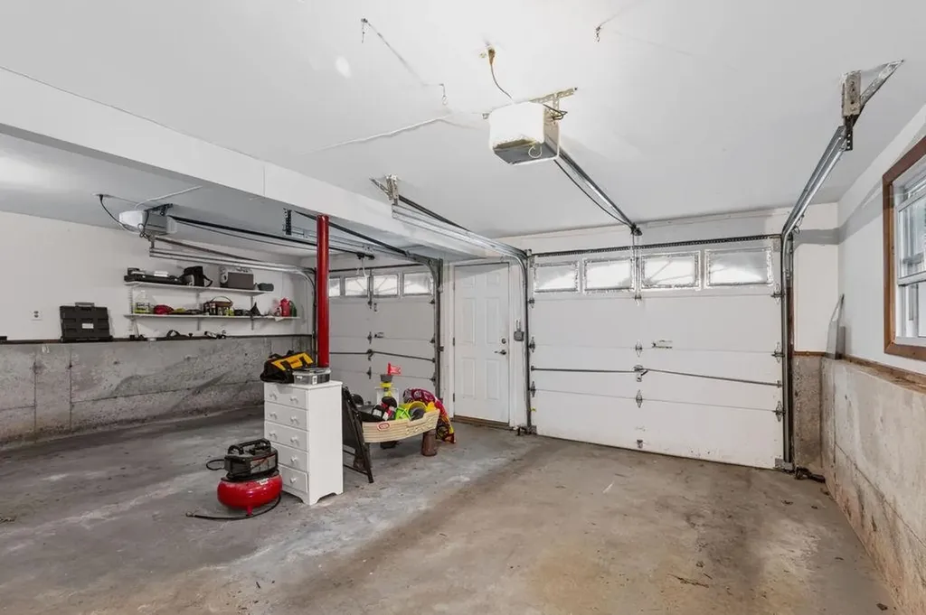 32 Raeder Drive Stratham NH 03885