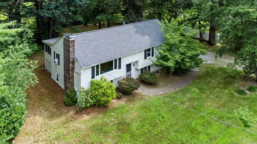32 Raeder Drive Stratham NH 03885