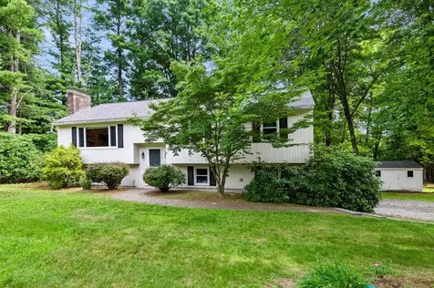 32 Raeder Drive Stratham NH 03885