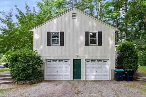 32 Raeder Drive Stratham NH 03885