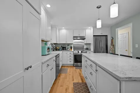 32 Raeder Drive Stratham NH 03885