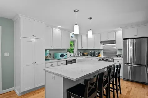 32 Raeder Drive Stratham NH 03885